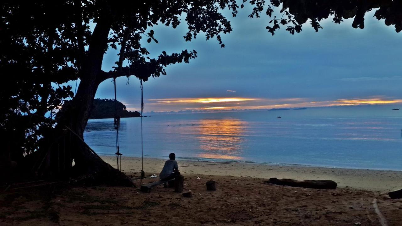 Libong Relax Beach Resort Trang Exterior foto